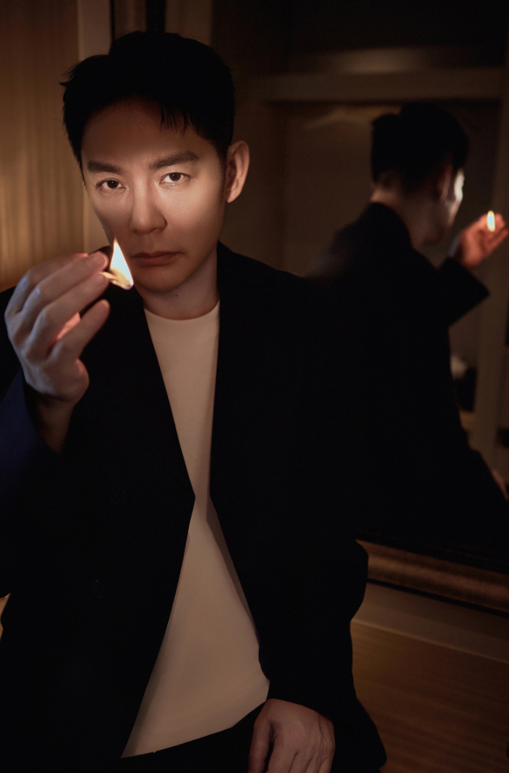 傅程鵬寫(xiě)真大片來(lái)襲 眼神深邃故事感拉滿